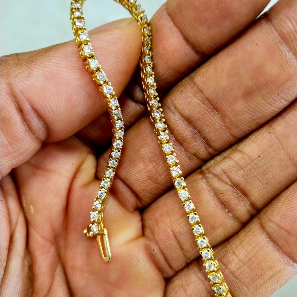 Avianne 8.6 carat diamond tennis